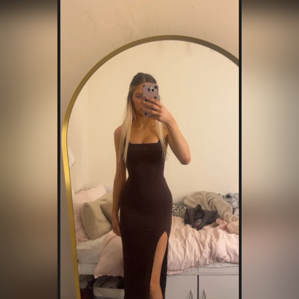 Elegant Brown Sleeveless Dress